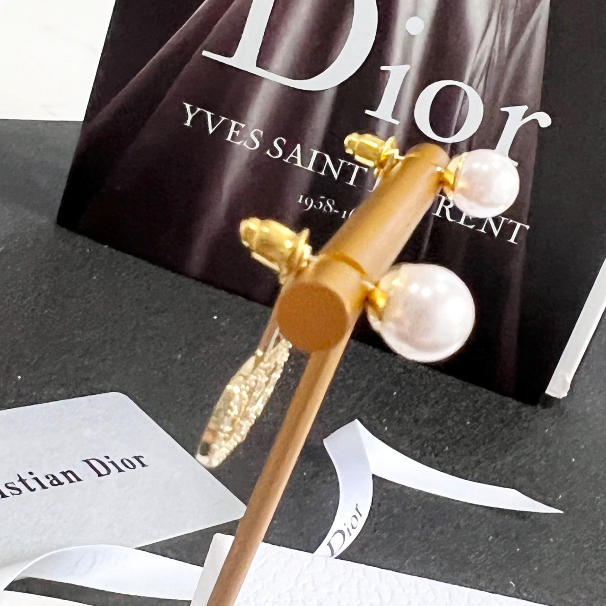 Bông Tai Dior Màu Vàng Ngọc Trai & Pha Lê Trắng (AN) - Có 3 Kiểu Đeo