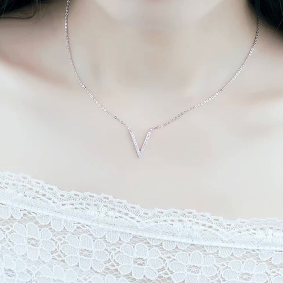 DÂY CHUYỀN BẠC CAO CẤP - CHỮ V PHA LÊ (AB)