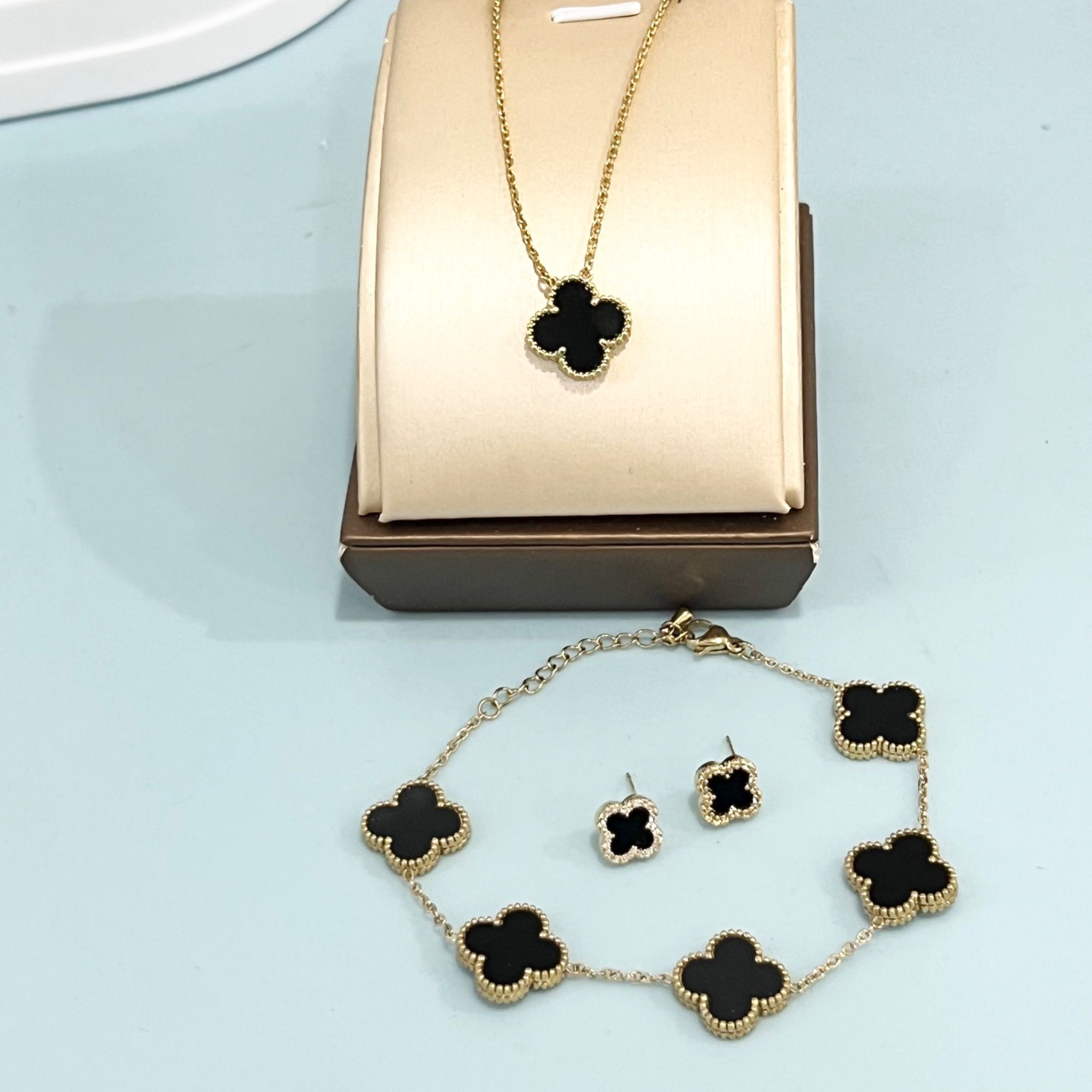 Bộ Trang Sức Cỏ 4 Lá May Mắn Vàng Đen Size 1cm - Dây Chuyền, Vòng Tay & Bông Tai Pha Lê (AP)
