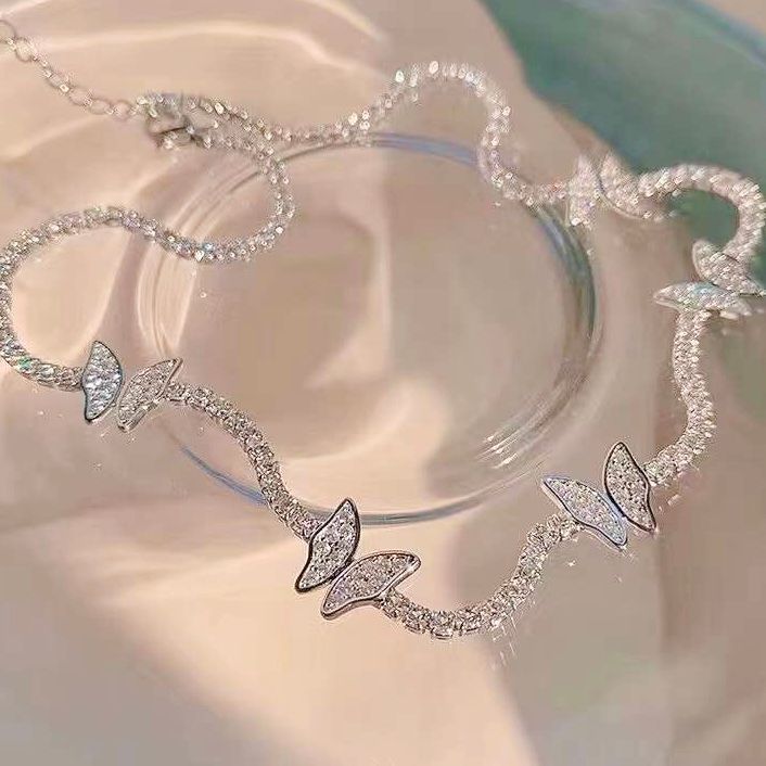 Dây Chuyền Ngắn - Choker Con Bướm Pha Lê Trắng Tinh Tế (AS)