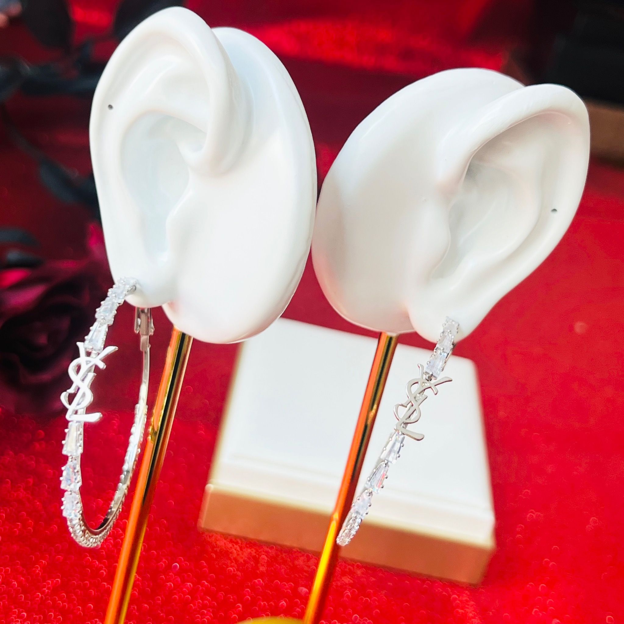 Bông Tai Khoen Tròn YSL Màu Trắng 4,3cm Pha Lê (BT)