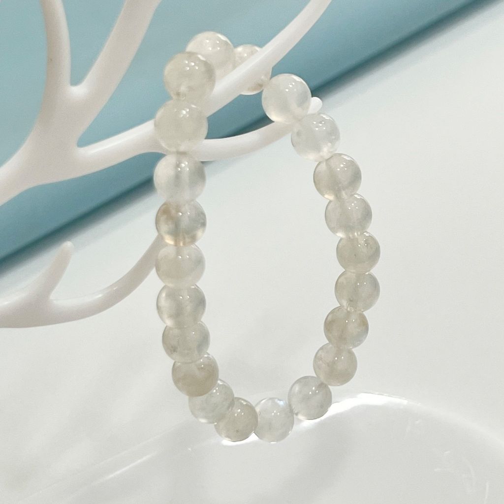 Vòng Tay Phong Thuỷ Cao Cấp - Đá Mặt Trăng Màu Trắng 8mm Tự Nhiên (AA)