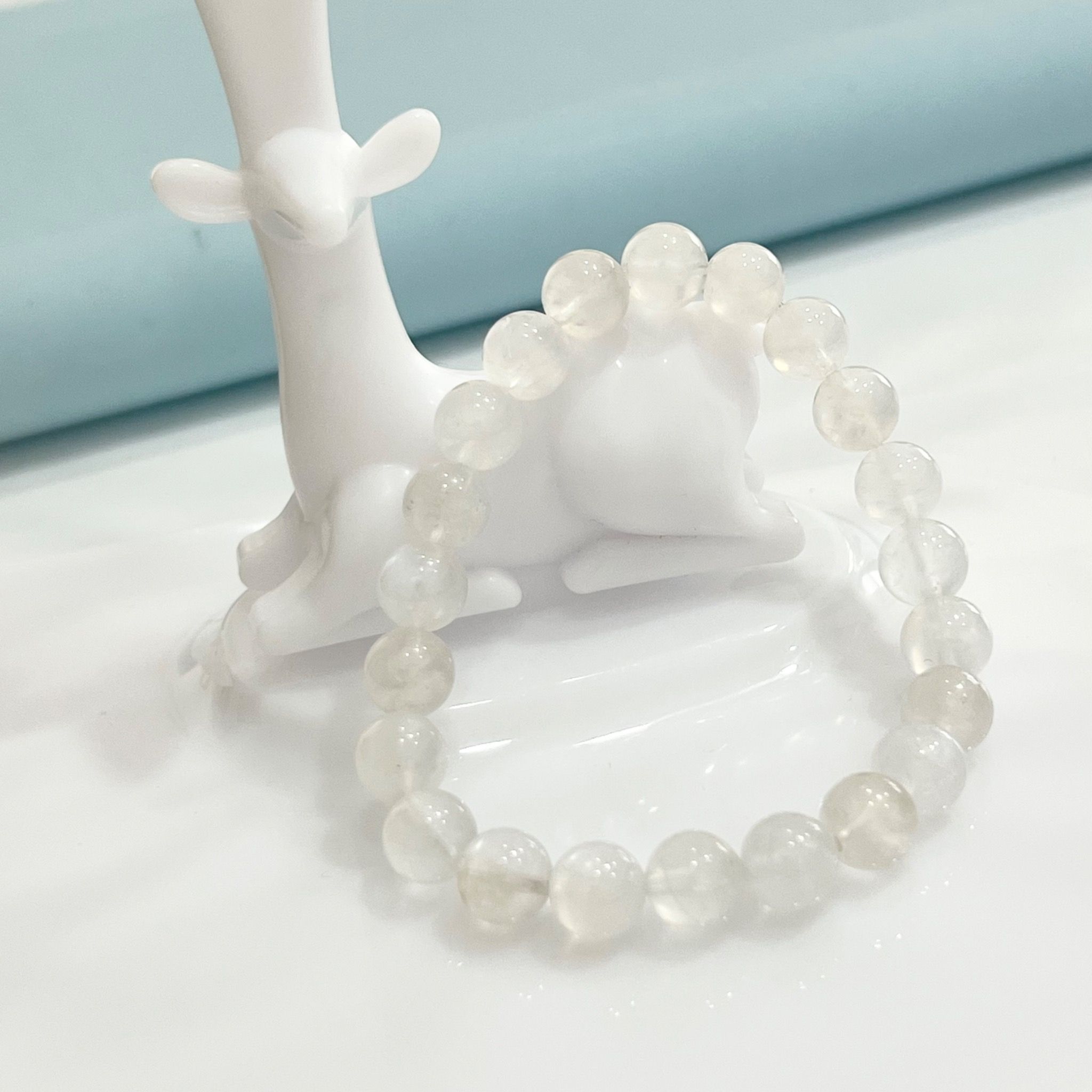 Vòng Tay Phong Thuỷ Cao Cấp - Đá Mặt Trăng Màu Trắng 8mm Tự Nhiên (AA)