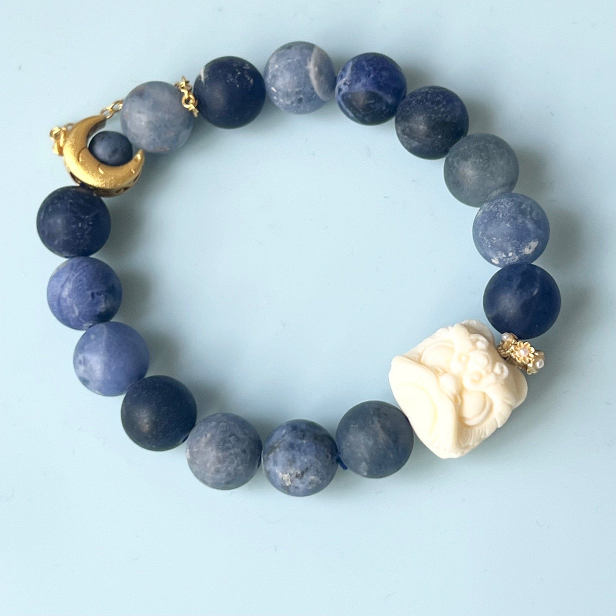 Vòng Tay Phong Thuỷ Cao Cấp - Đá Sodalite Xanh Lam & Hạt Tagua Ngà Voi Tự Nhiên