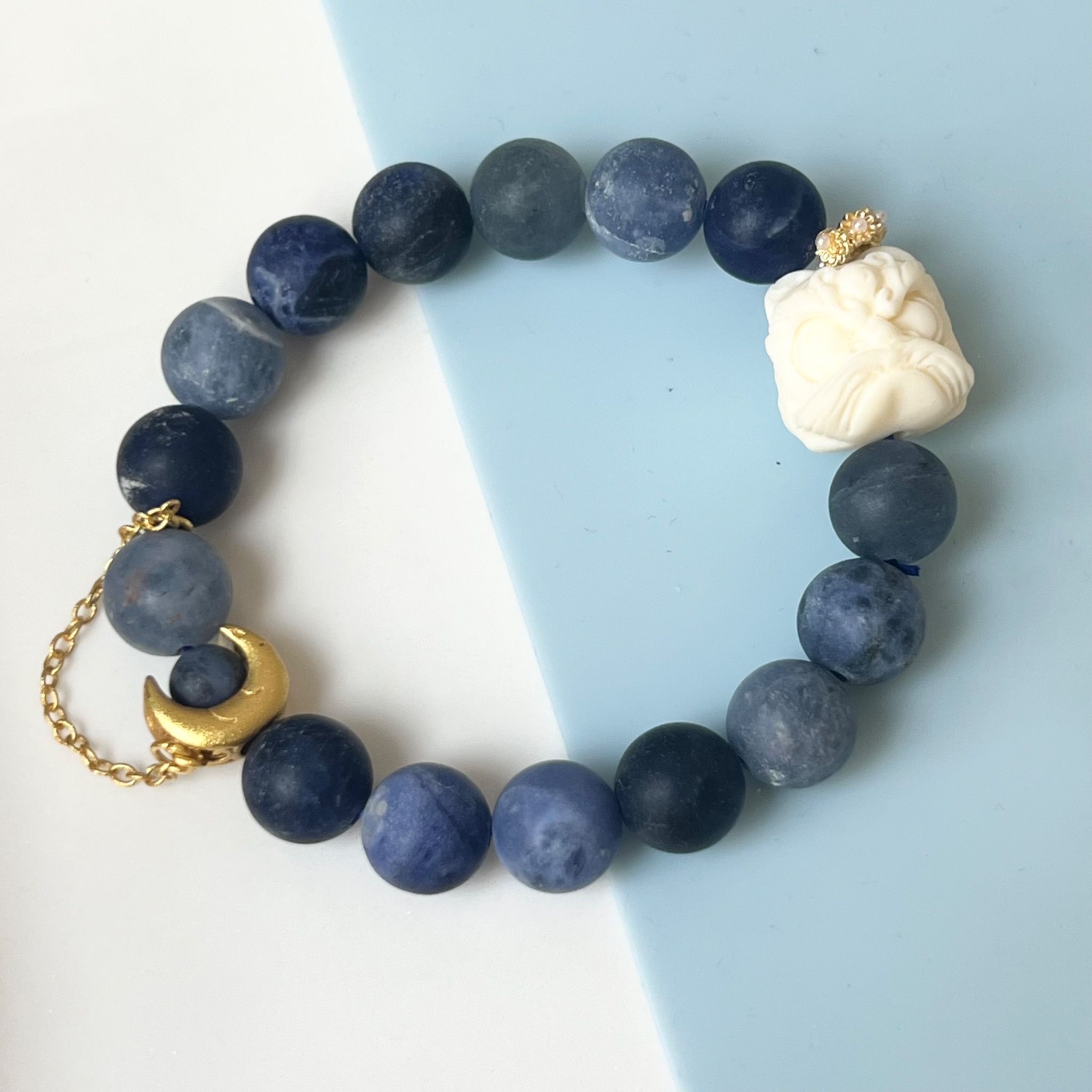 Vòng Tay Phong Thuỷ Cao Cấp - Đá Sodalite Xanh Lam & Hạt Tagua Ngà Voi Tự Nhiên