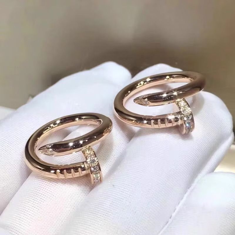Nhẫn Titan Cao Cấp - Cây Đinh Cartier Màu Vàng Hồng Pha Lê (AA)