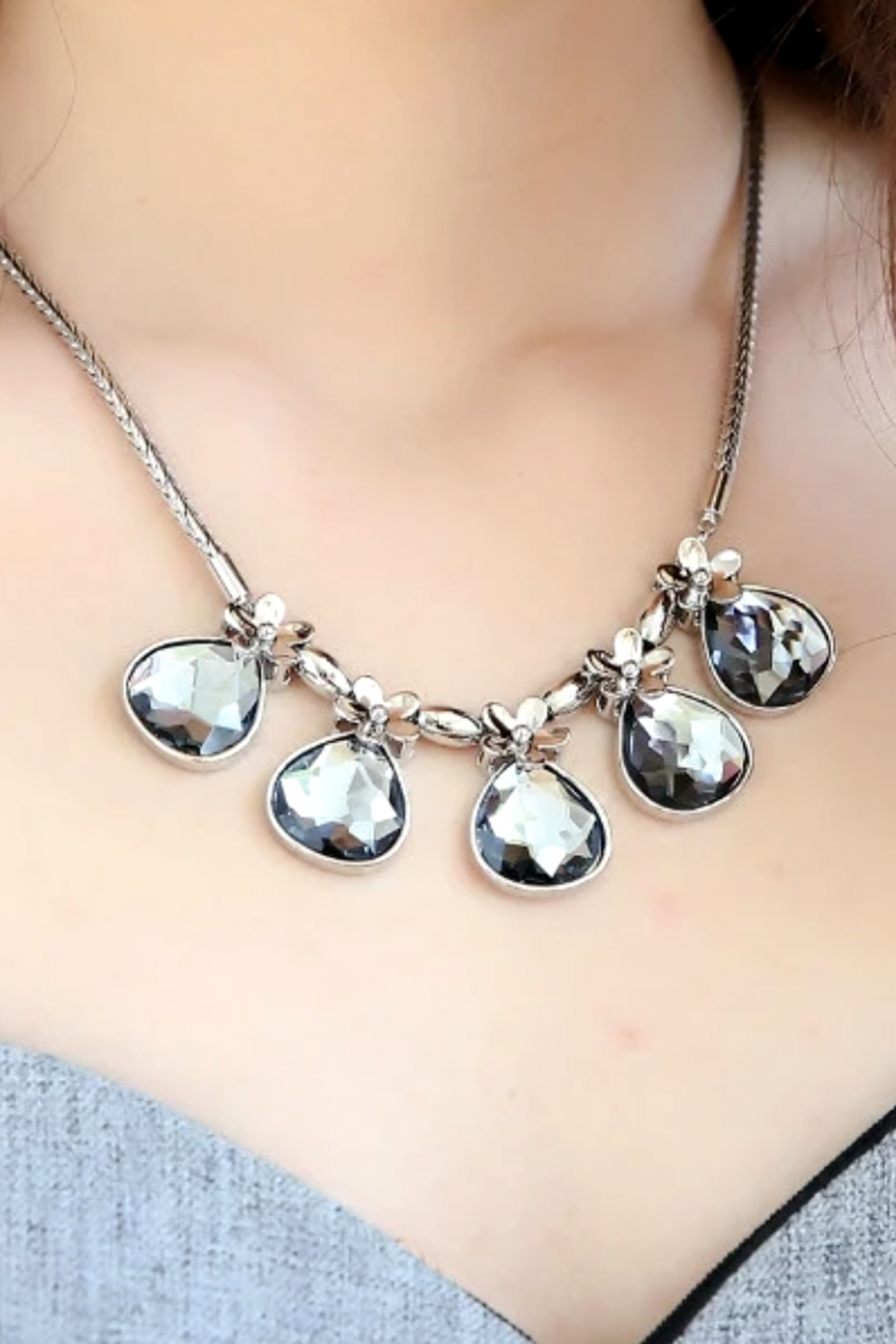 DÂY CHUYỀN NGẮN - PHA LÊ HÌNH GIỌT NƯỚC (AE)