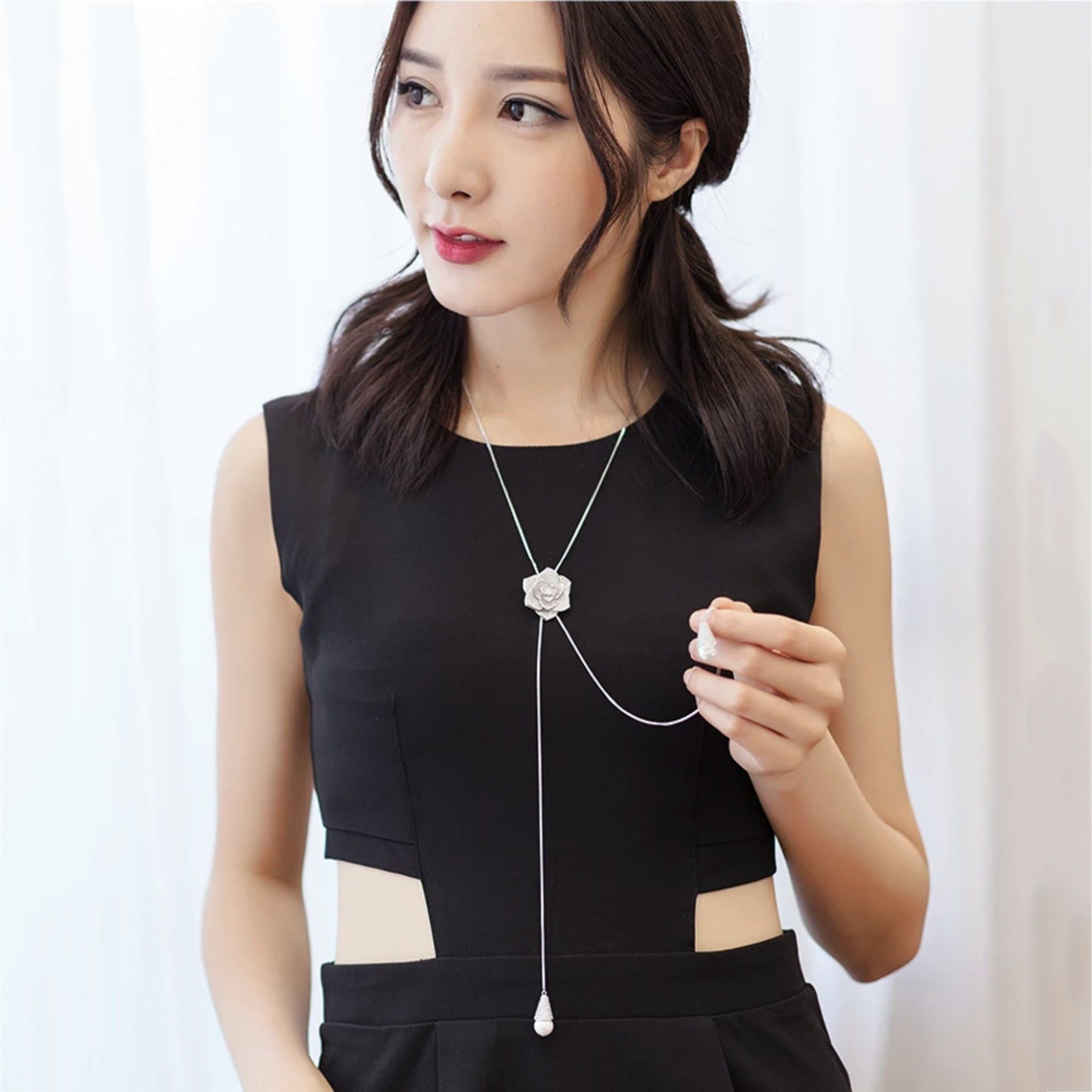 DÂY CHUYỀN DÀI CAO CẤP - BÔNG HỒNG TRẮNG PHA LÊ (AG)