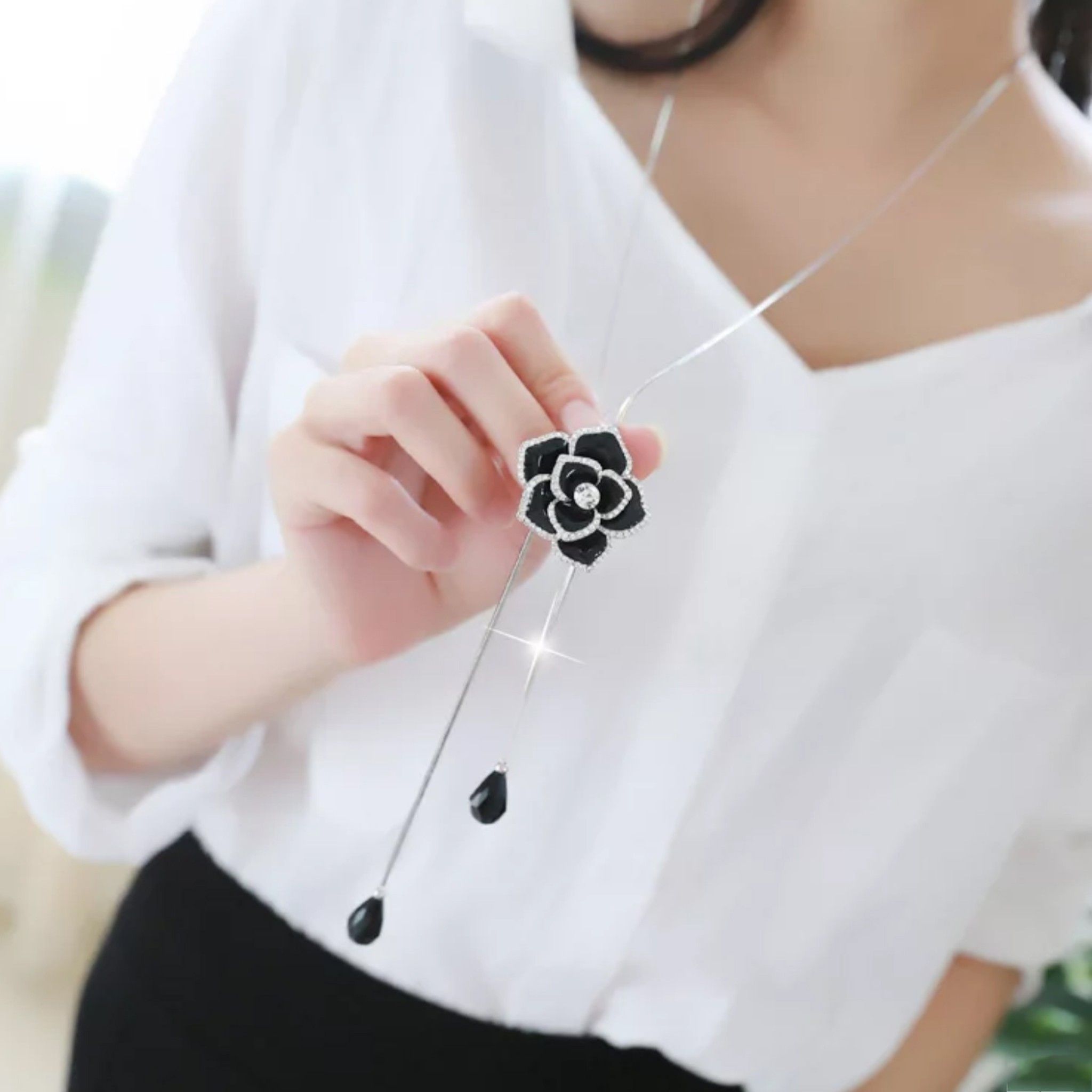 DÂY CHUYỀN DÀI - BÔNG HỒNG ĐEN PHA LÊ (AB)