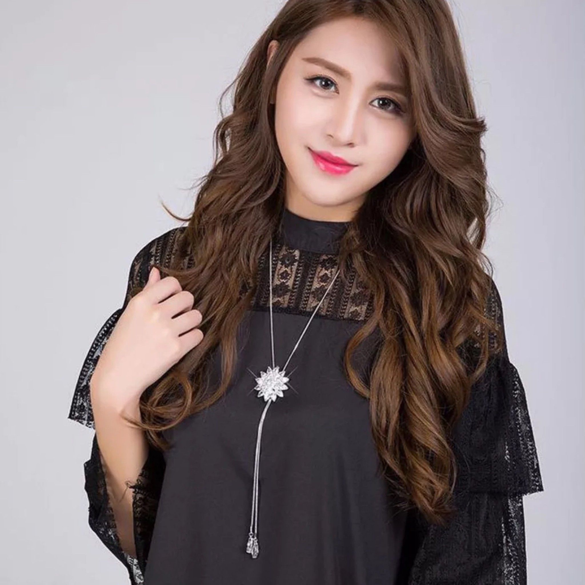 DÂY CHUYỀN DÀI CAO CẤP - HOA HƯỚNG DƯƠNG PHA LÊ (AA)