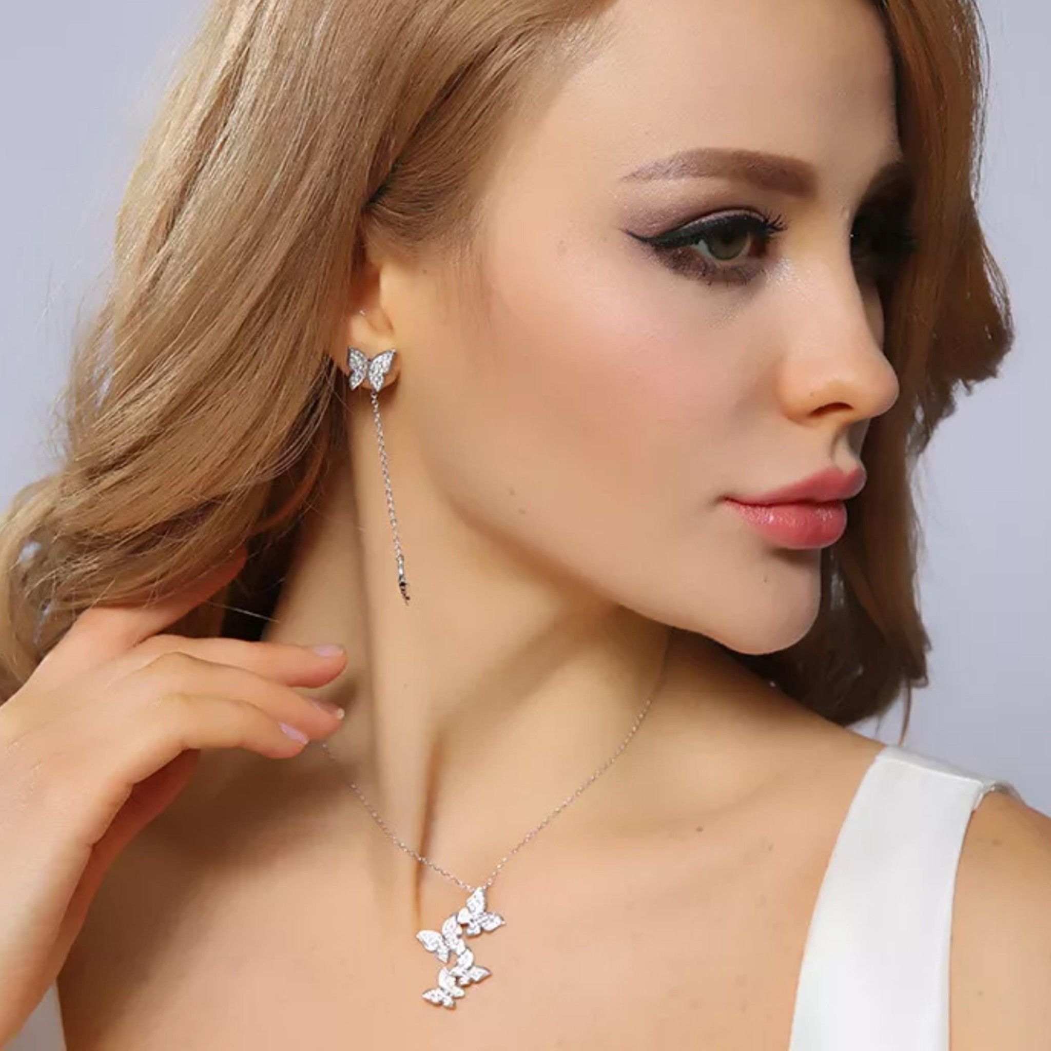 DÂY CHUYỀN NGẮN - 4 CON BƯỚM XINH (AD)