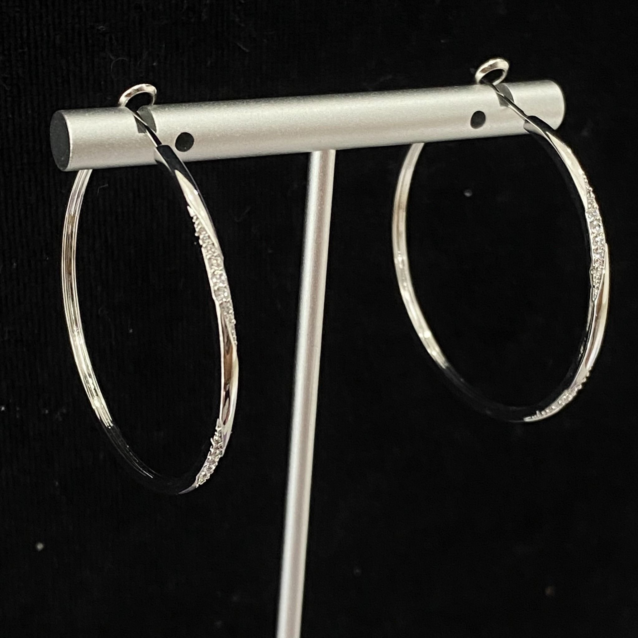 Bông Tai Khoen Tròn Màu Trắng 4cm Pha Lê (BH)