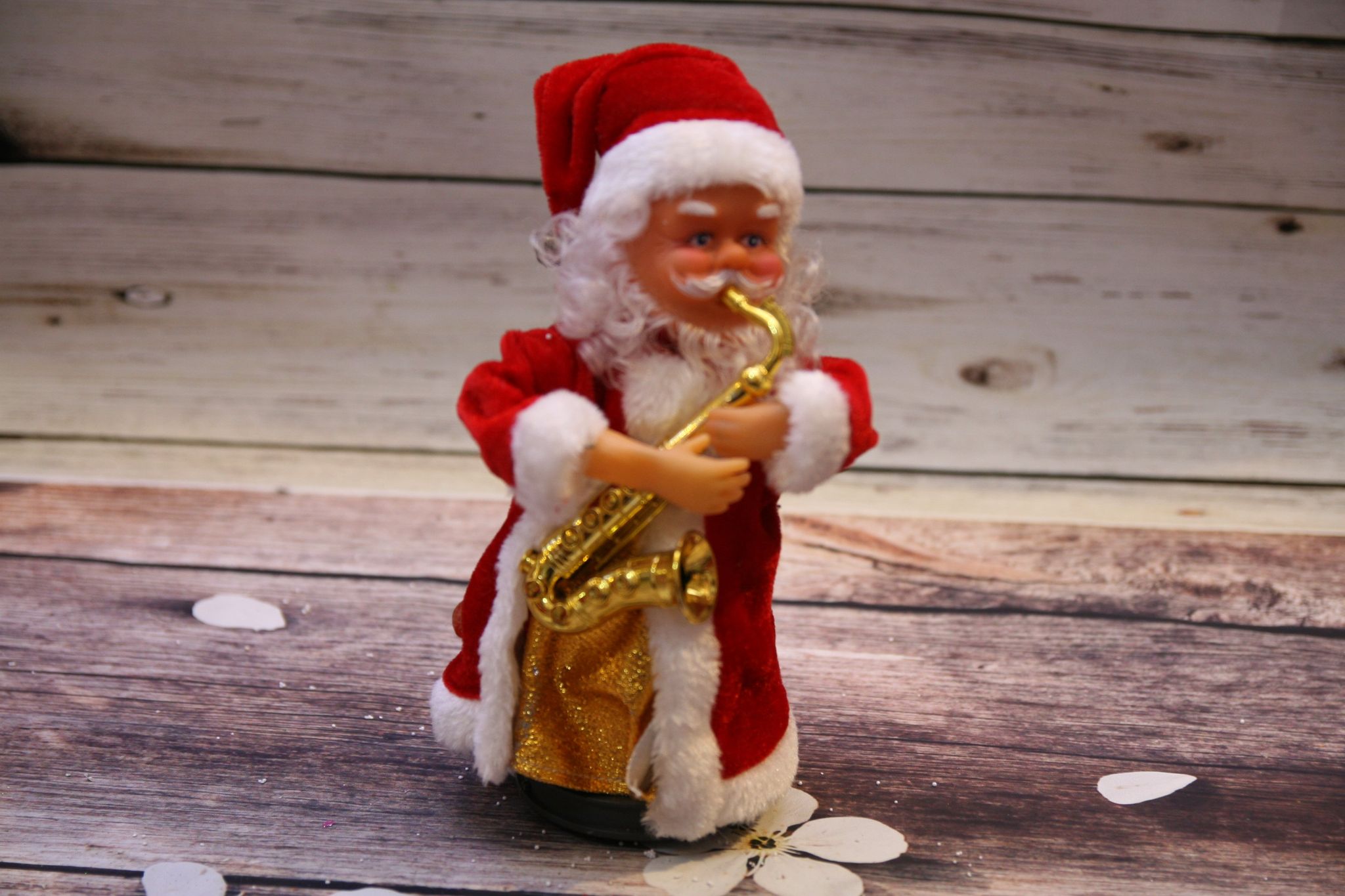 ông già noel thổi kèn