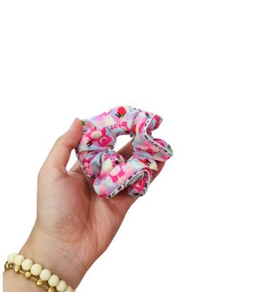 Cột Tóc Vải Gấu Dâu Lotso Viền Trắng Nike - Chipchipshop