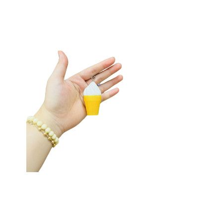 Móc Khóa Cây Kem Có Đèn Nháy - Chipchipshop