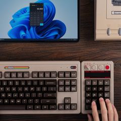 Bàn phím số cơ 8BitDo Retro 18, Bluetooth/2.4G/có dây cho Windows và Android - Phiên bản C64