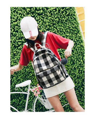 Balo nam nữ phối caro đơn giản kèm cục bông C074 ERIK