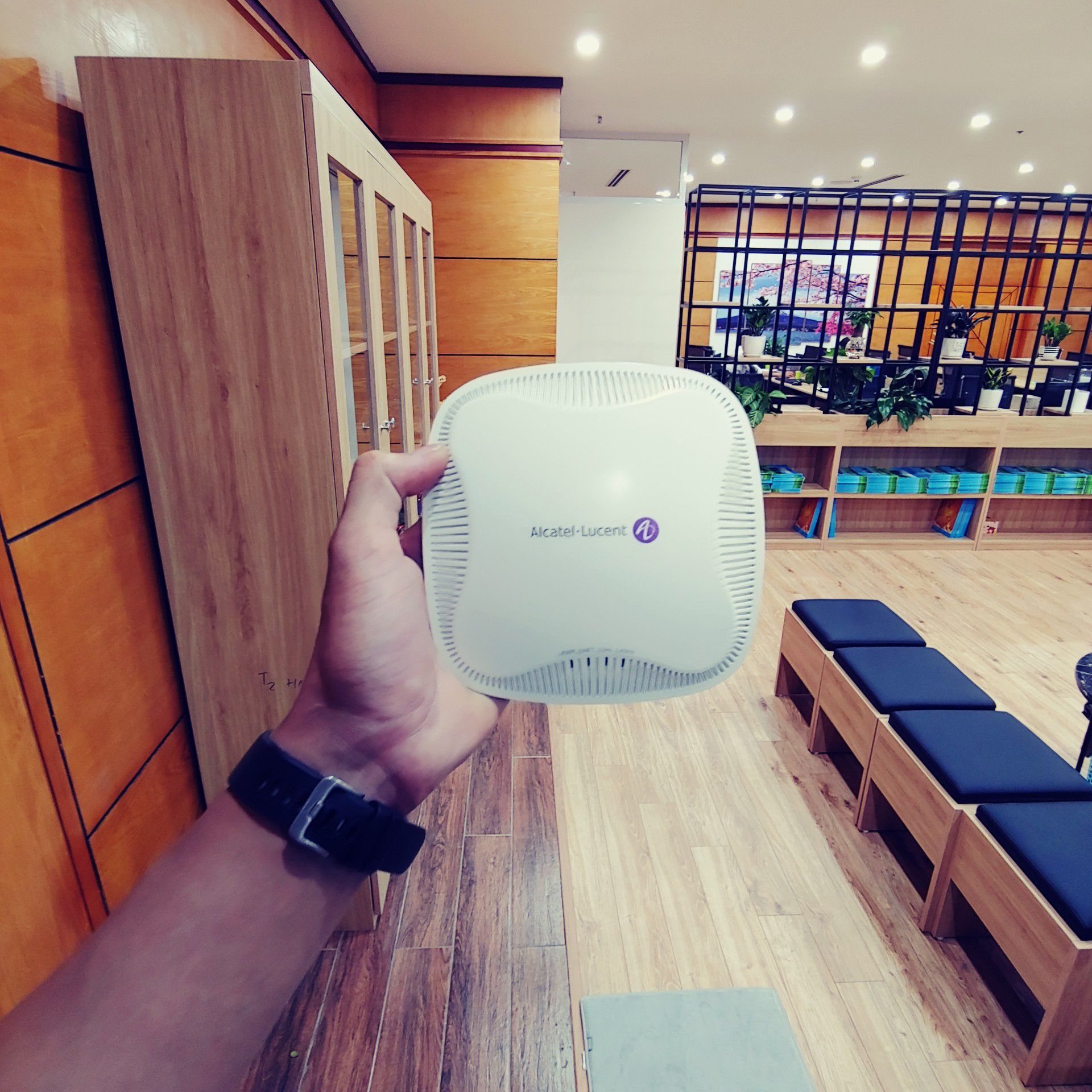 Wifi chuyên dụng Aruba IAP-103