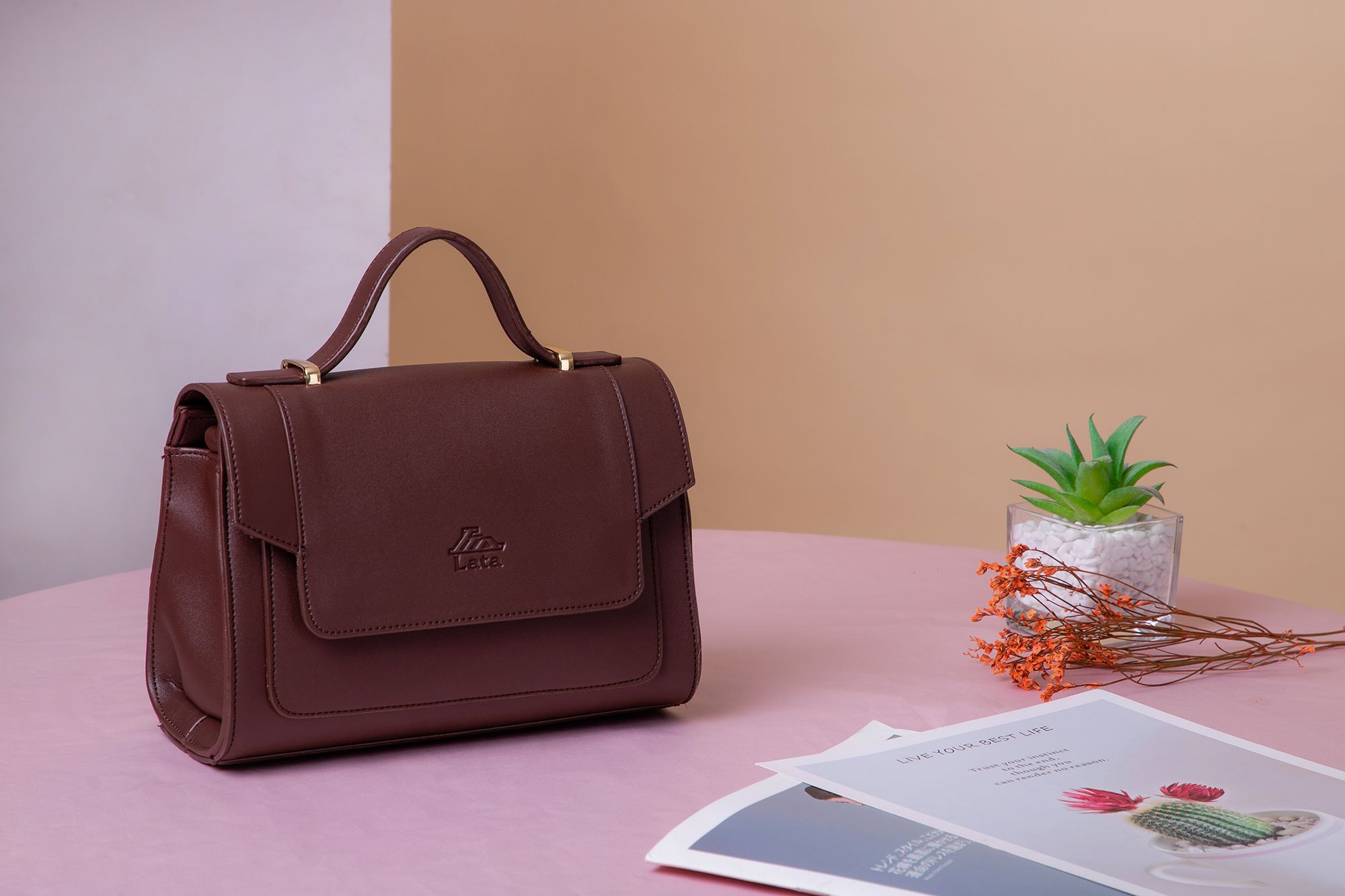 Túi đeo chéo nữ Lata HN82N