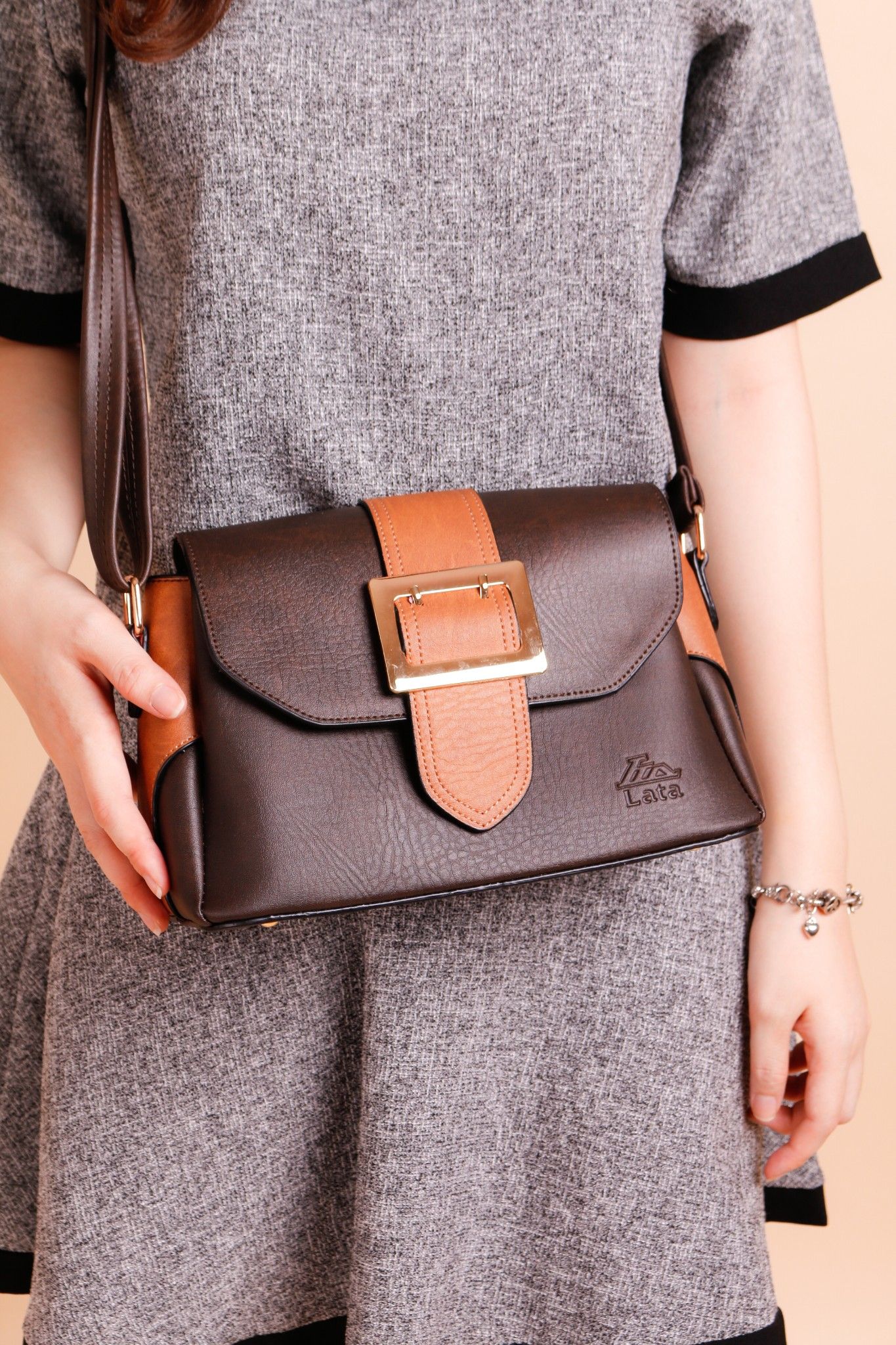 Túi đeo chéo nữ Lata HN60N