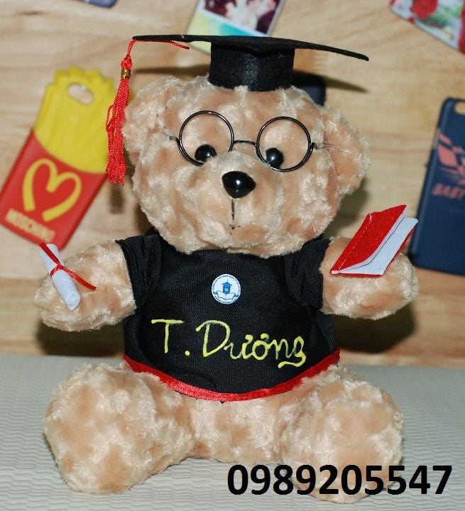 Gấu bông tốt nghiệp Đại học Ngân hàng chỉ 65k