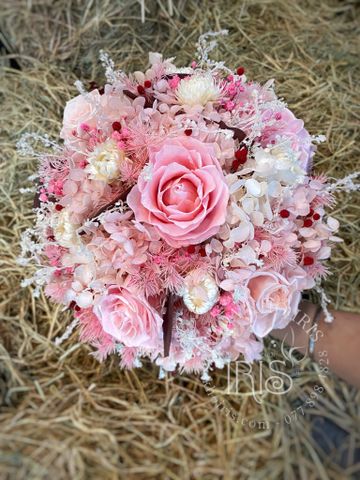 bó hoa cưới hồng ngọt ngào