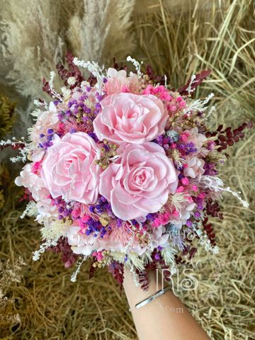 bó hoa cưới tone hồng dịu dàng nhẹ nhàng