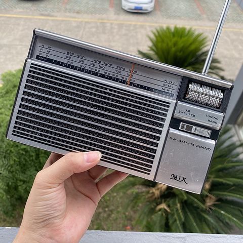 RADIO 3 BĂNG TẦN 2 PIN ĐẠI MIX R-218 HOÀI CỔ