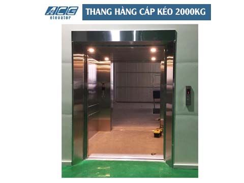 THANG MÁY TẢI HÀNG CÁP KÉO 2000KG