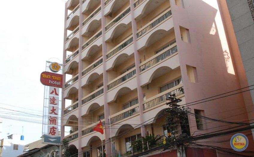 Bát Đạt Hotel