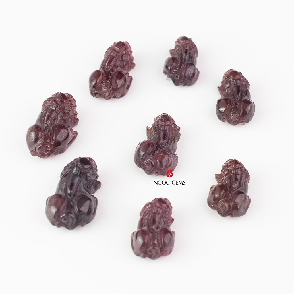 Tỳ Hưu Garnet