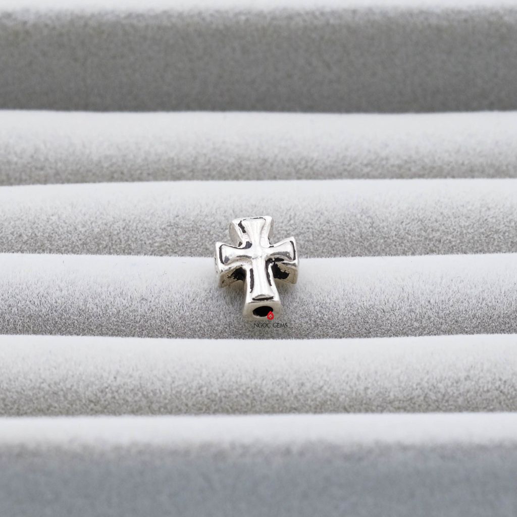 Charm bạc Xâu ngang thánh giá - Bạc 925