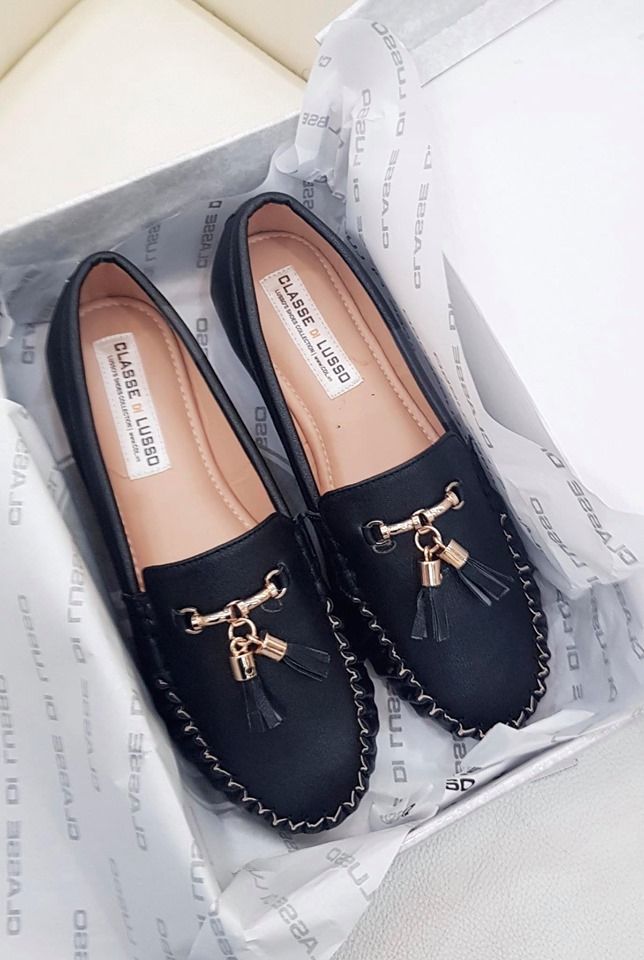 GIÀY MỌI MOCCASIN ĐEN LẮC TUA CHUÔNG CM3018B