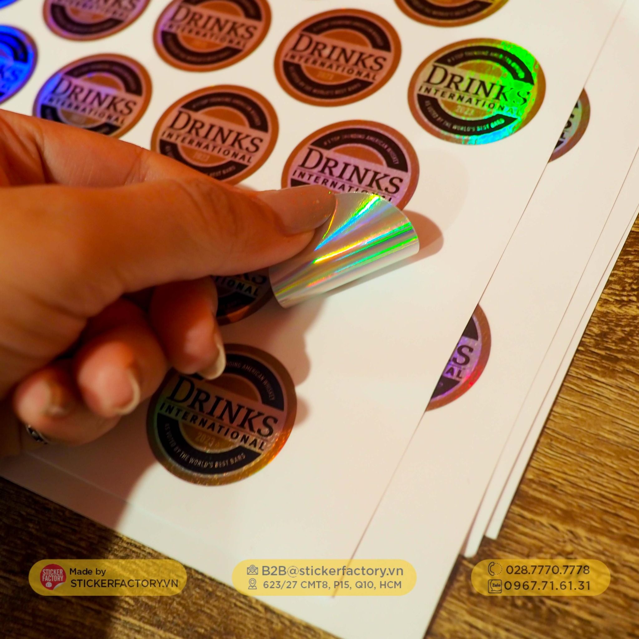 Sticker Hologram bảy màu in theo yêu cầu