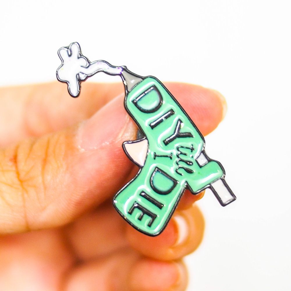 Súng bắn keo DIY till i die - Pin sticker ghim cài áo