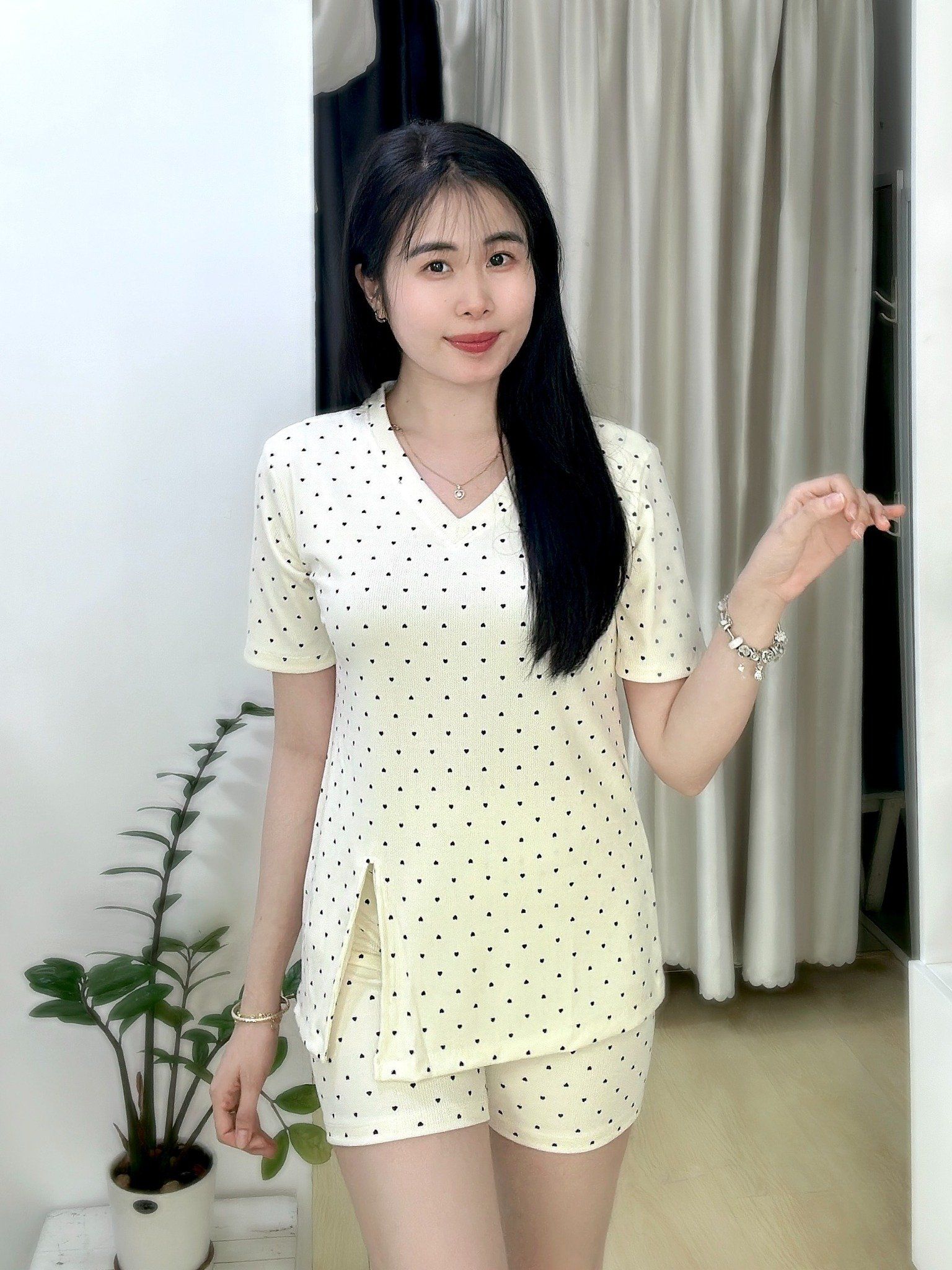 Bộ thun gân mặc nhà tay ngắn quần đùi màu trắng