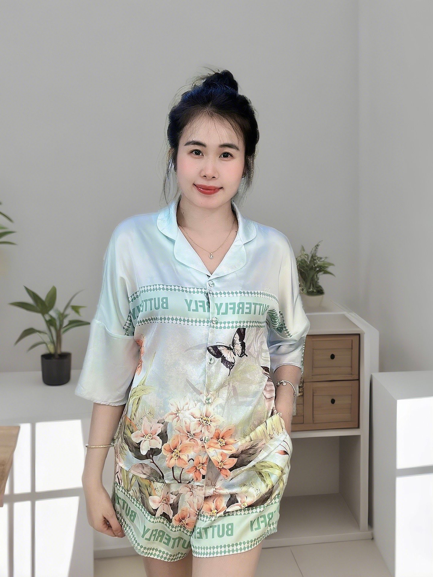 Bộ lụa đùi mặc nhà tay lỡ