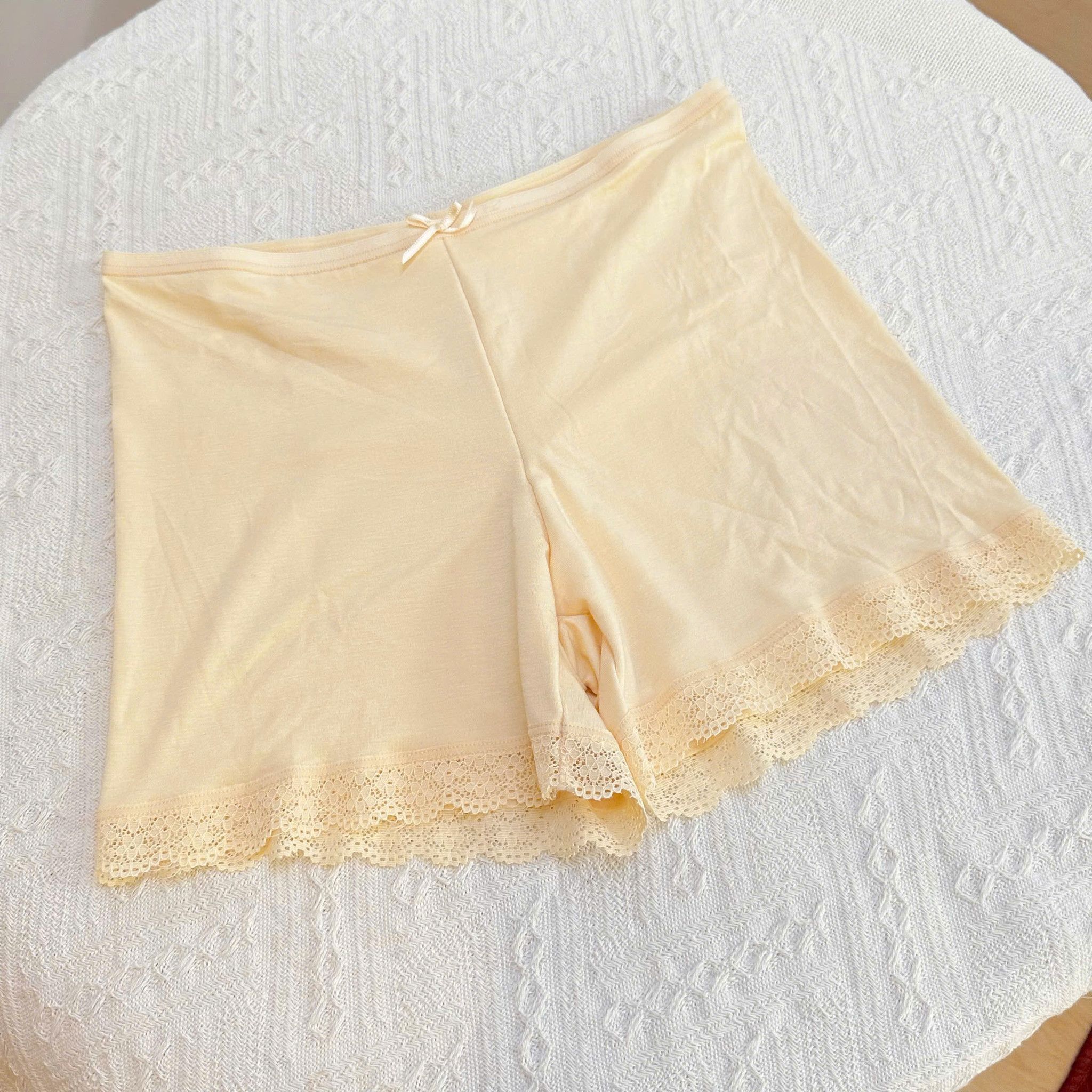 Quần mặc váy cotton Benee phối viền ren