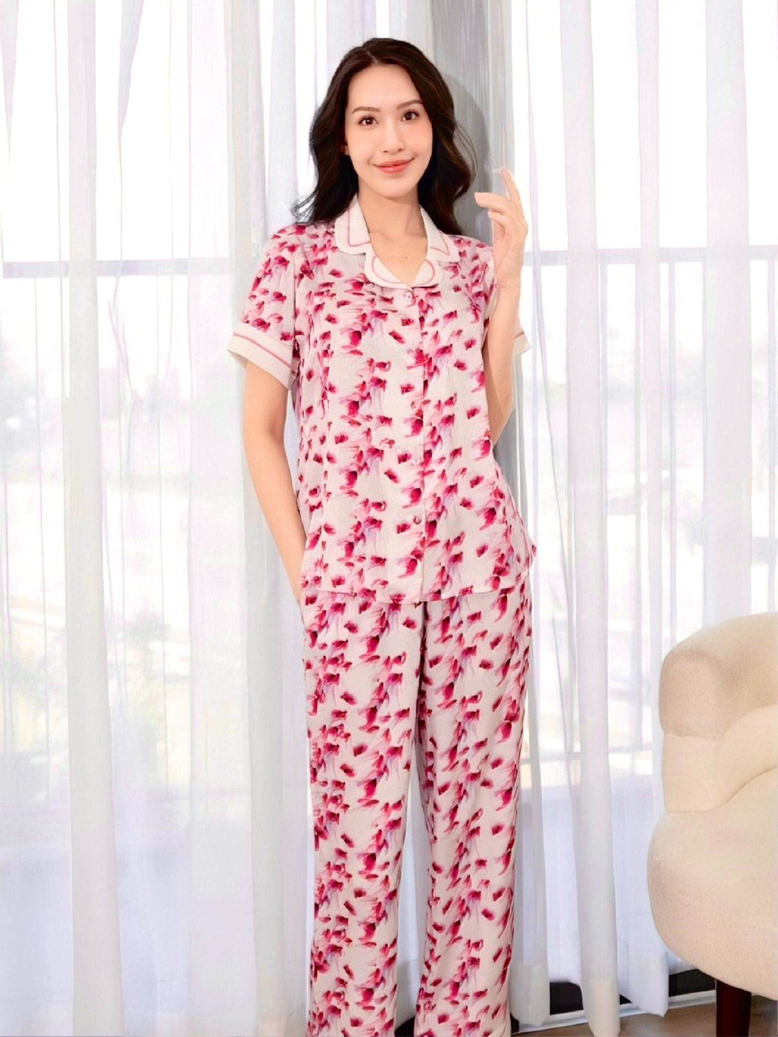 Bộ lụa pháp cao cấp mặc nhà tay ngắn quần dài
