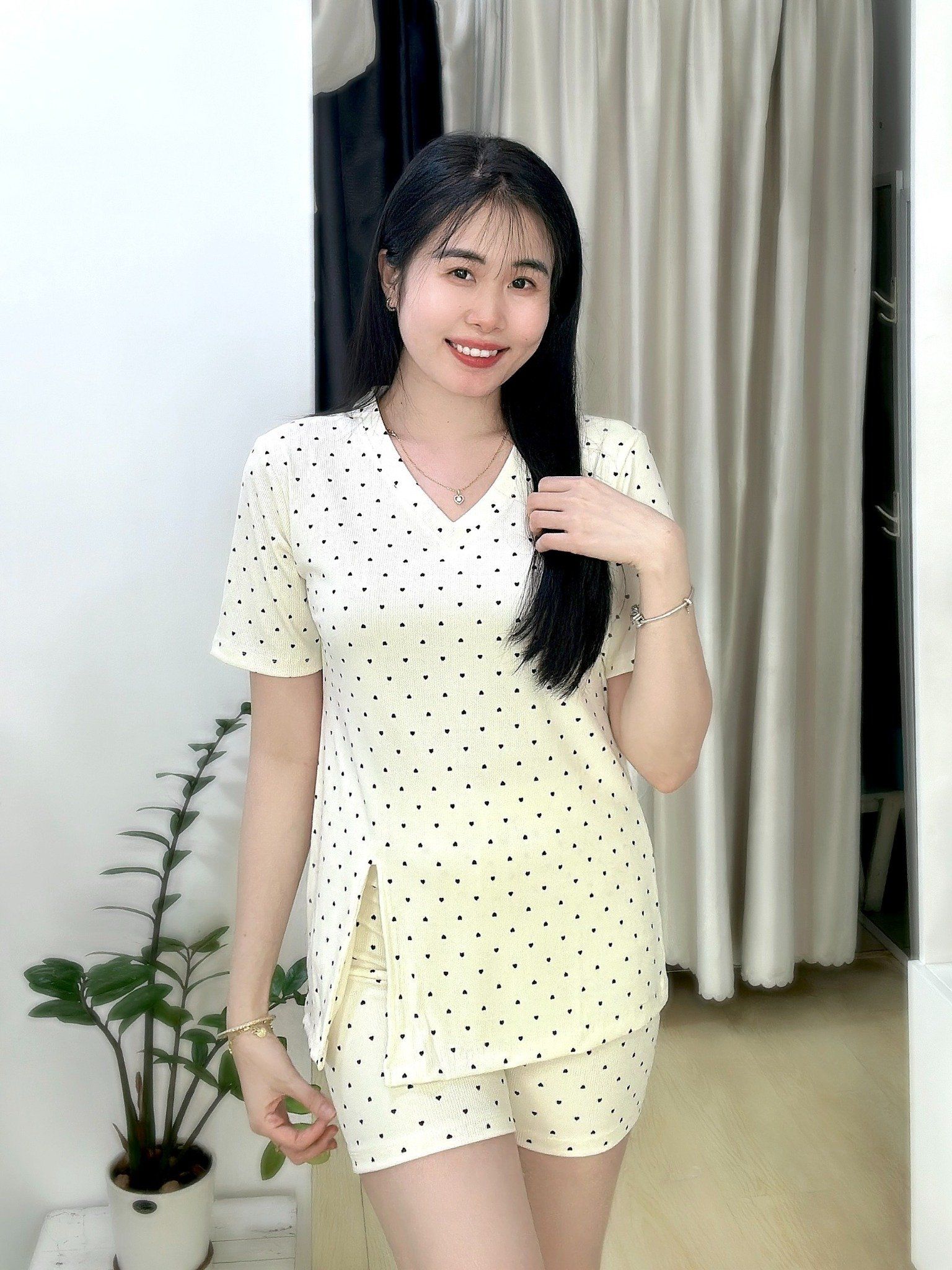 Bộ thun gân mặc nhà tay ngắn quần đùi màu trắng