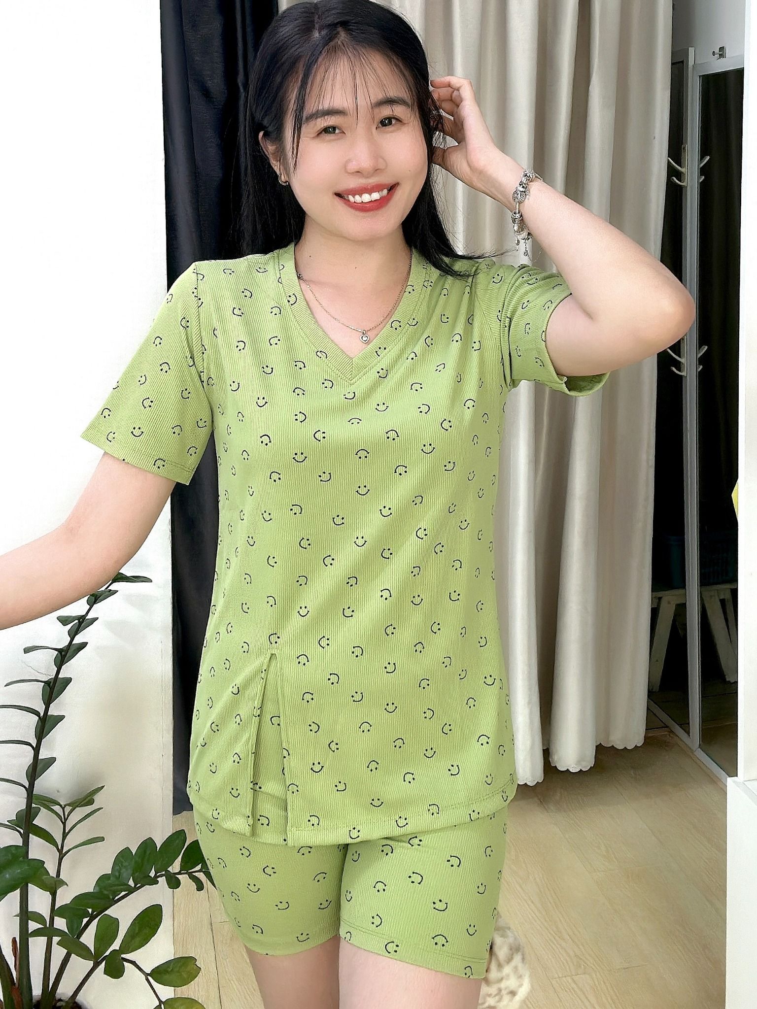 Bộ thun gân mặc nhà tay ngắn quần đùi màu lá