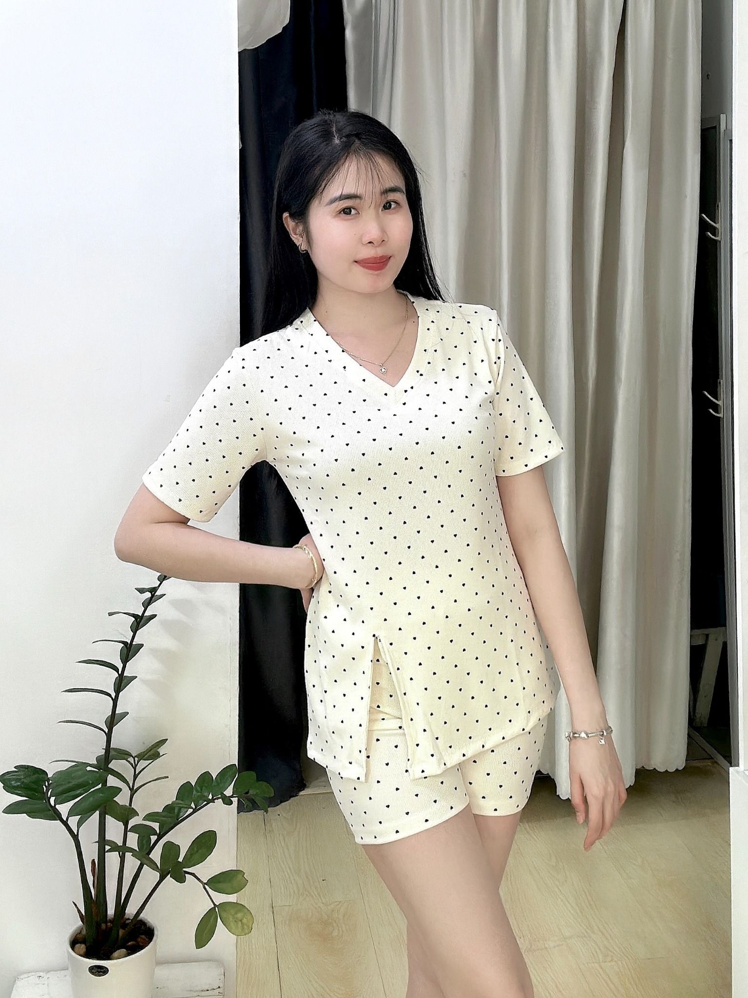 Bộ thun gân mặc nhà tay ngắn quần đùi màu trắng