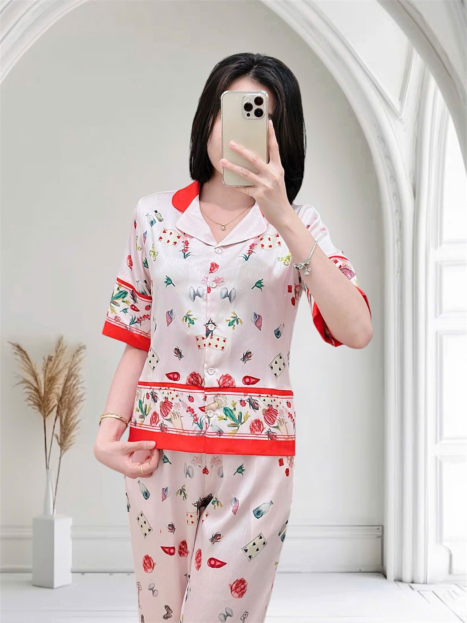 Bộ lụa xước cao cấp mặc nhà tay ngắn quần dài