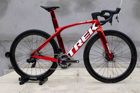 Xe Đạp Đua Trek P1 | Madone SLR 9 AXS Gen 6 ICON RED