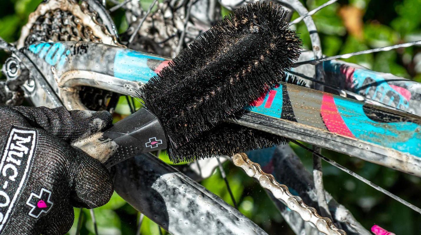 Bàn Chải 2 Nhánh | Two Prong Brush