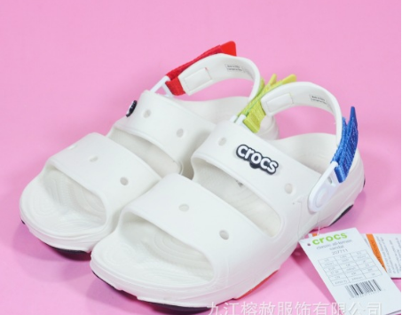  GIAY202340- Giày crocs 