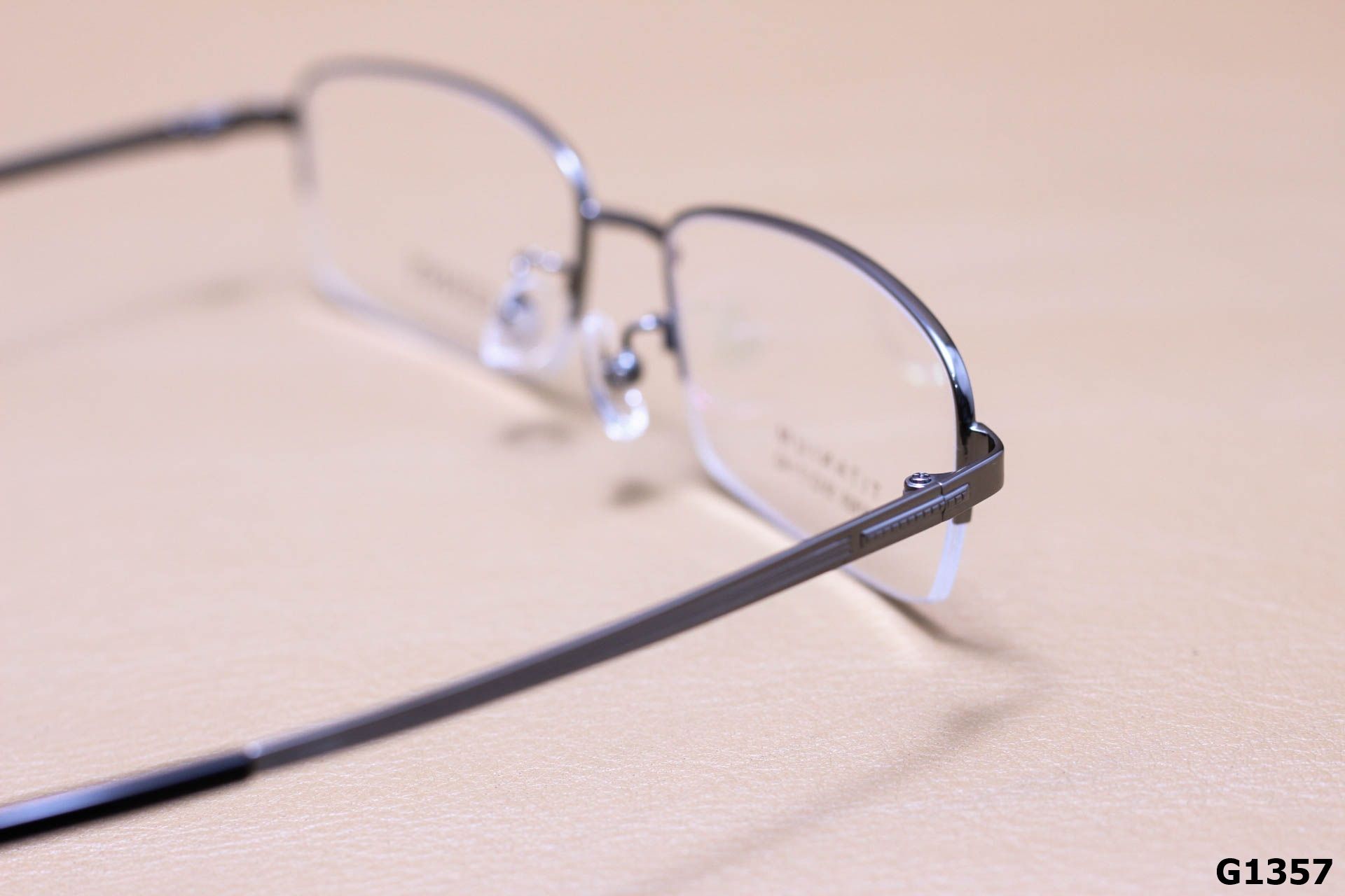 Gọng Kính Cận Titanium Cao Cấp Nửa Viền Thời Trang Unisex - G1357
