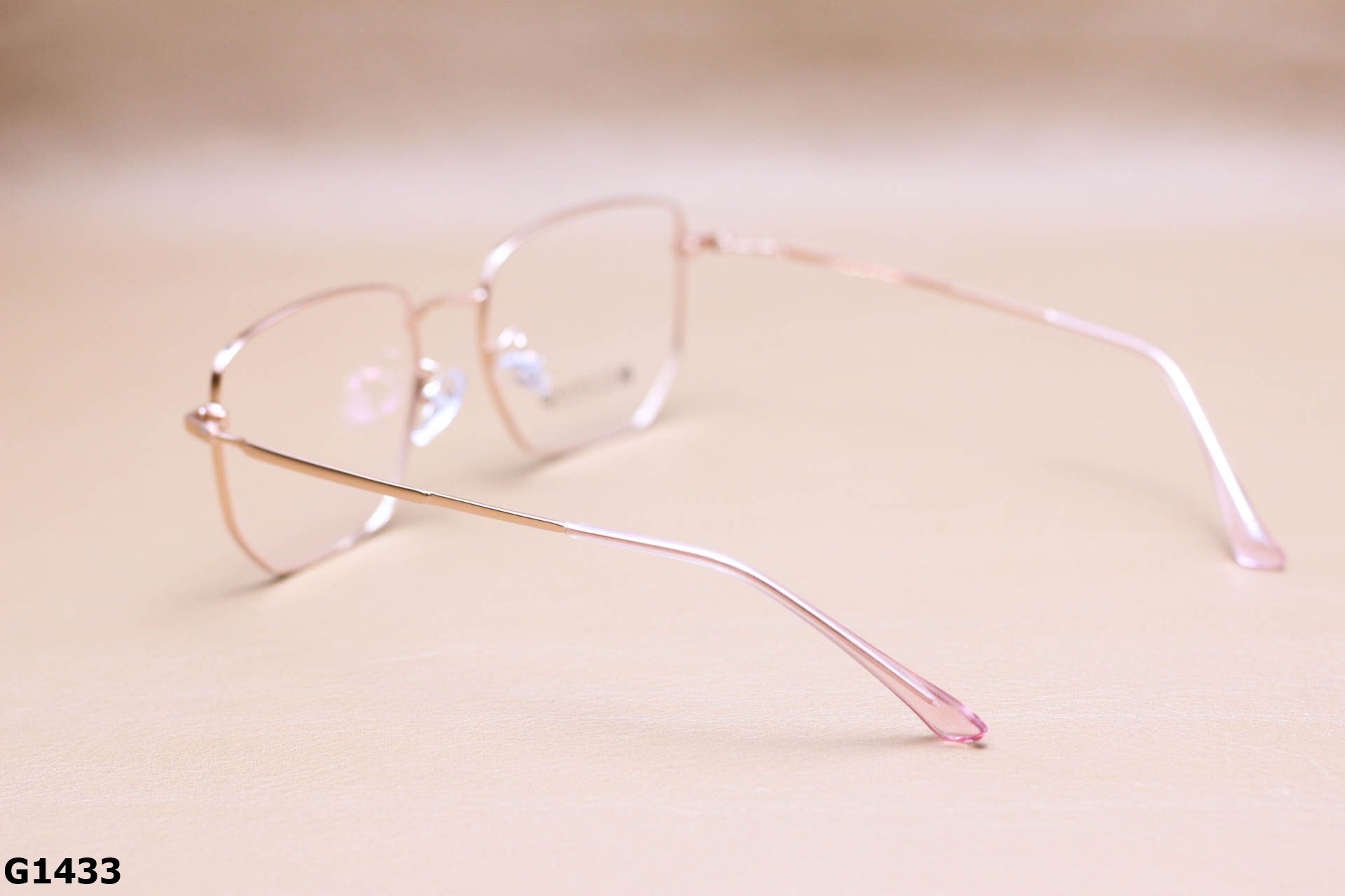 Gọng Kính Cận Titanium Vuông To Thời Trang Cao Cấp Unisex - G1433