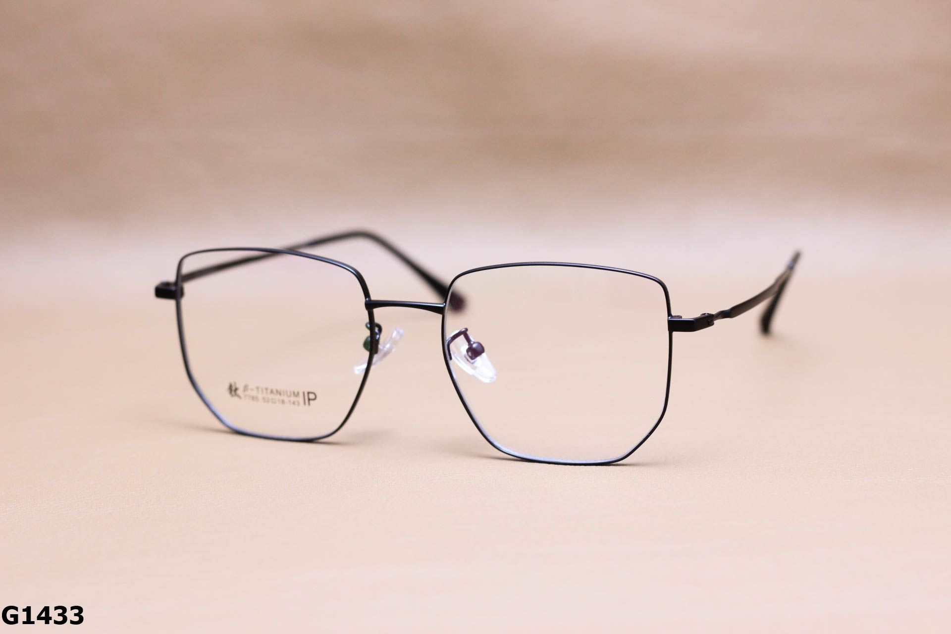 Gọng Kính Cận Titanium Vuông To Thời Trang Cao Cấp Unisex - G1433