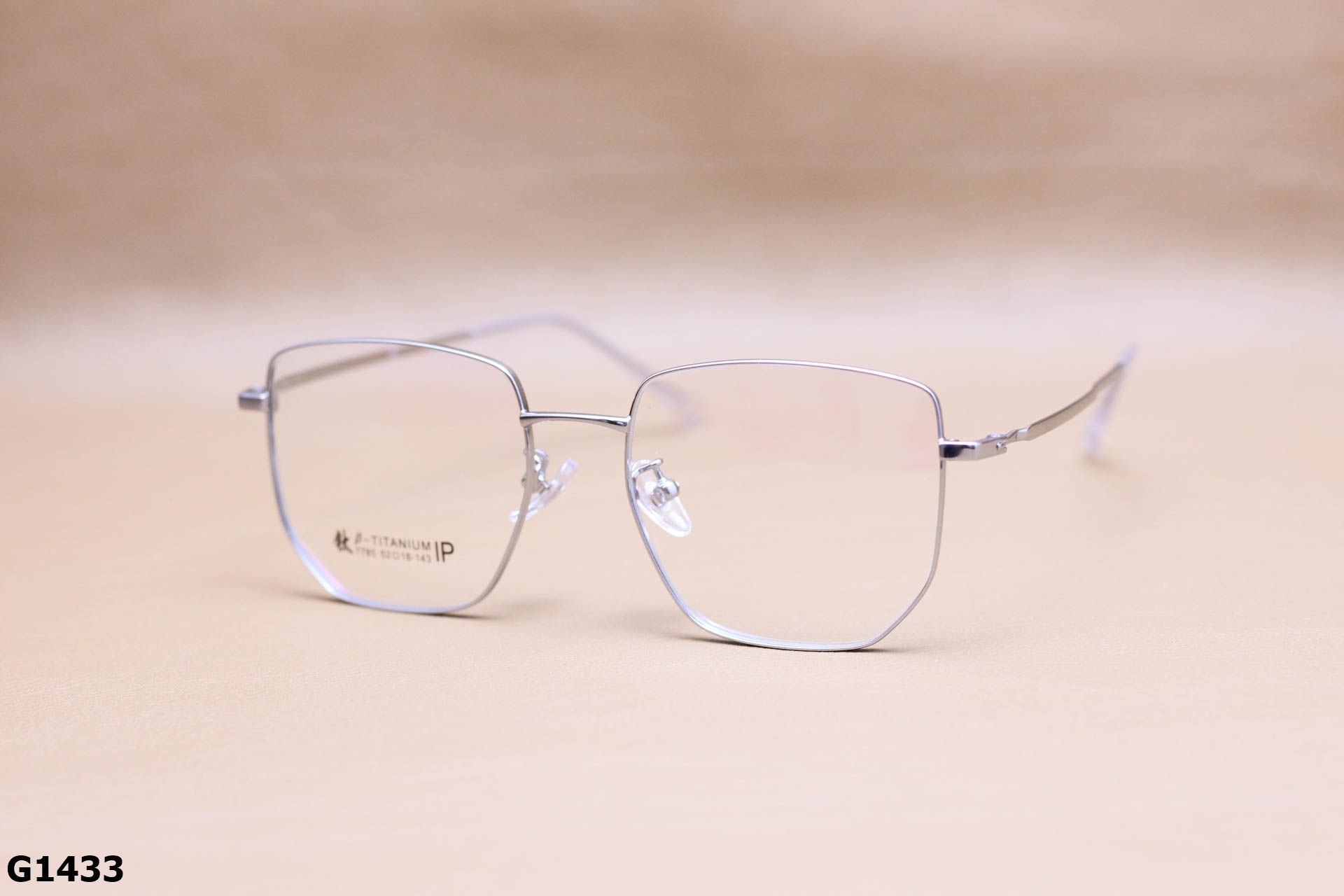 Gọng Kính Cận Titanium Vuông To Thời Trang Cao Cấp Unisex - G1433